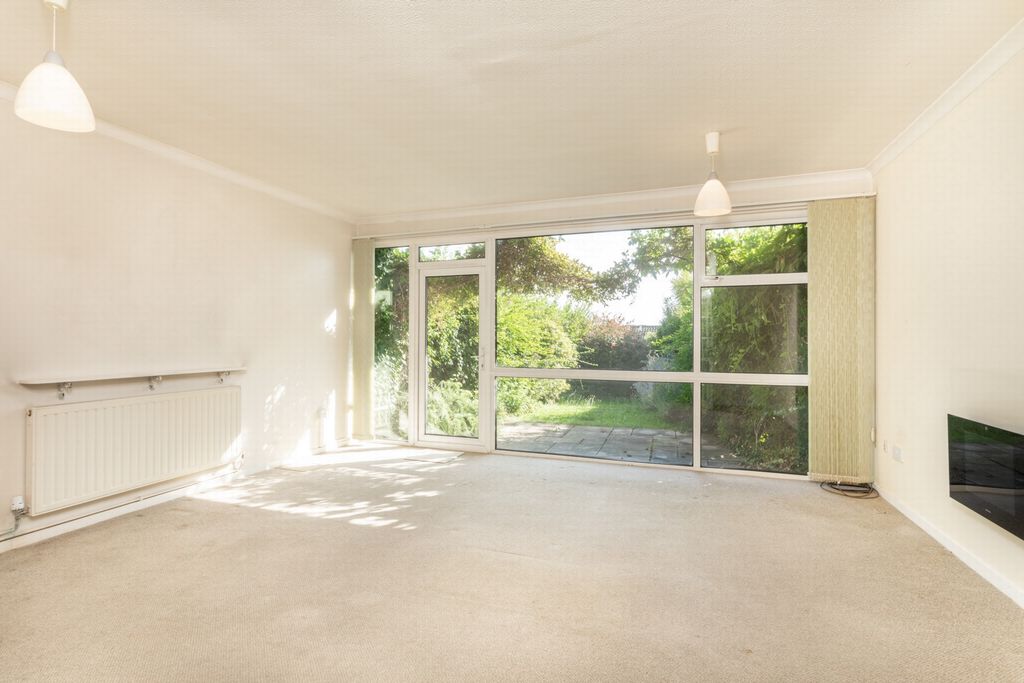 Property photo 2 of 17 Sitting/Dining Rom