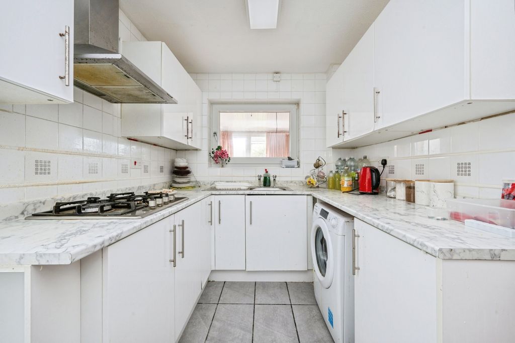 Property photo 3 of 31 Pbox-Img.Jpg