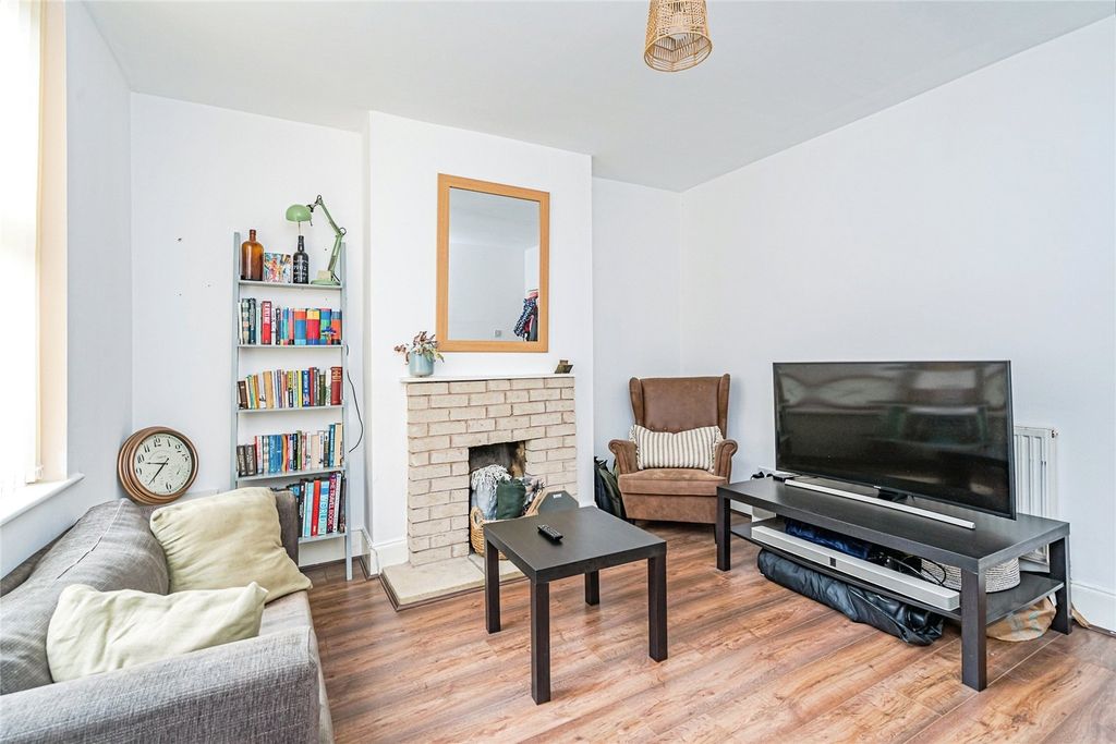 Property photo 3 of 17 Picture No. 07