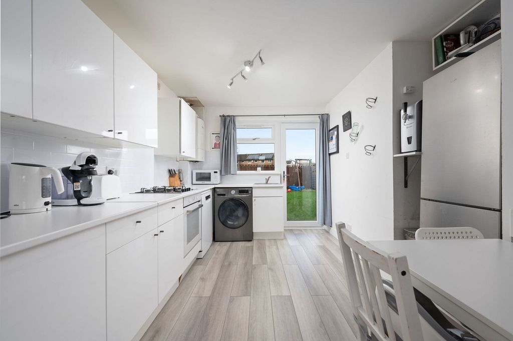 Property photo 2 of 14