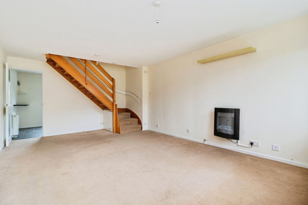 Property photo 3 of 10 Photo