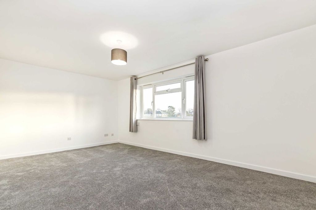 Property photo 2 of 4