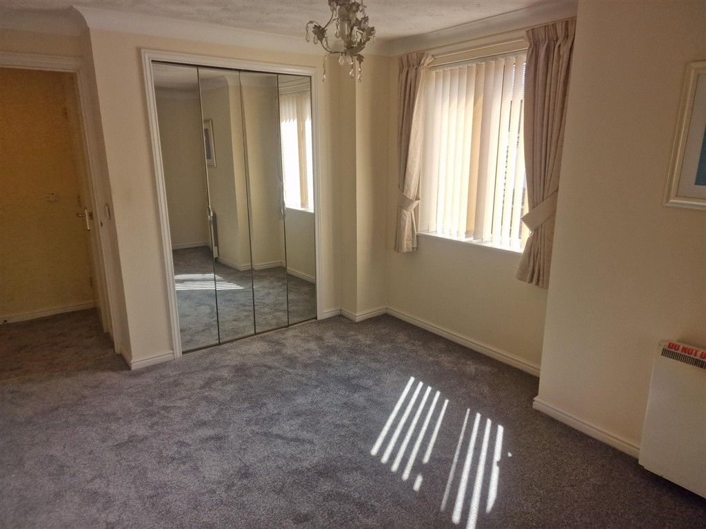 Property photo 1 of 7 Bedroom 1