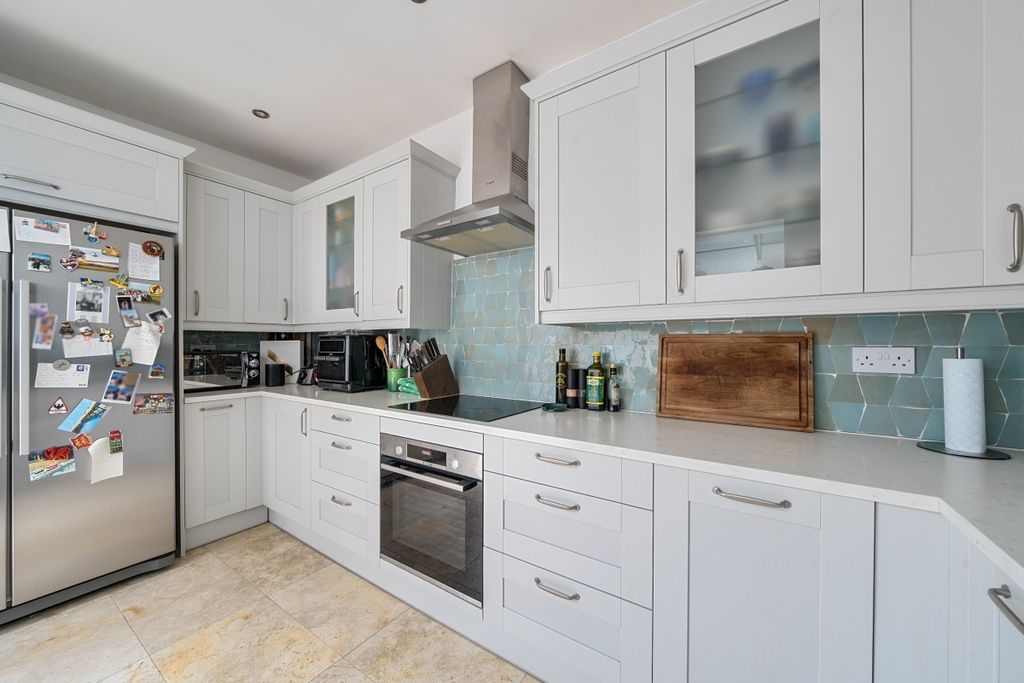 Property photo 2 of 13 1435162-16-69c674...