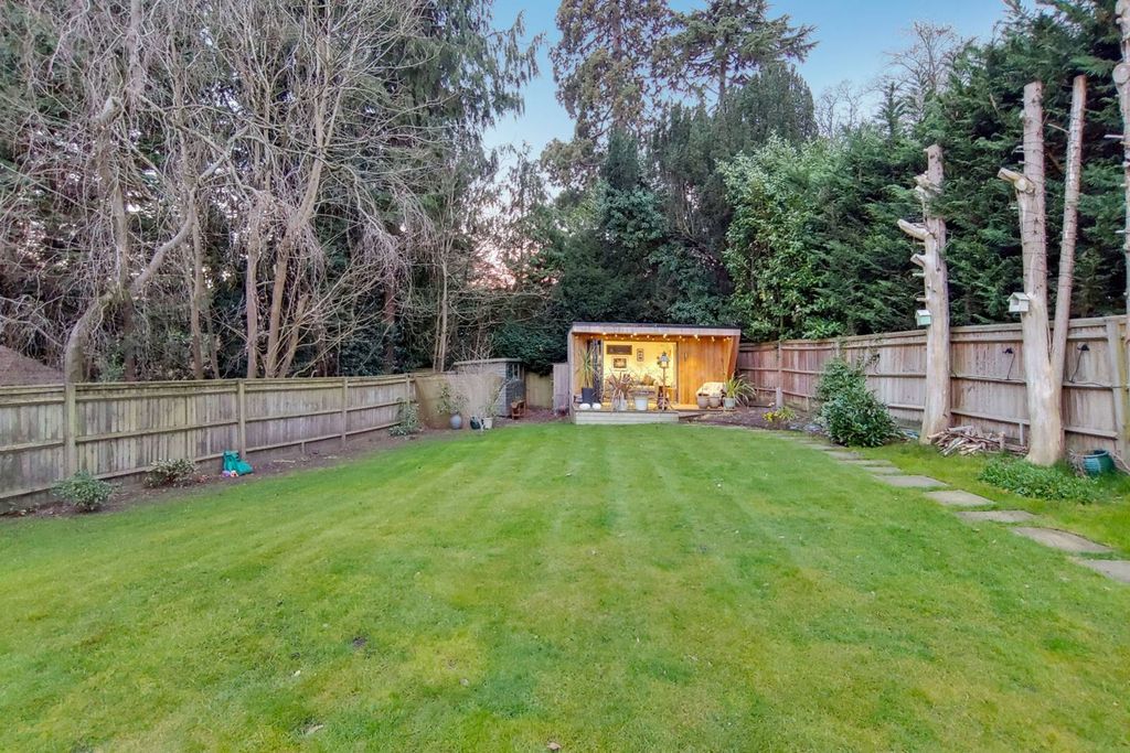 Property photo 3 of 28