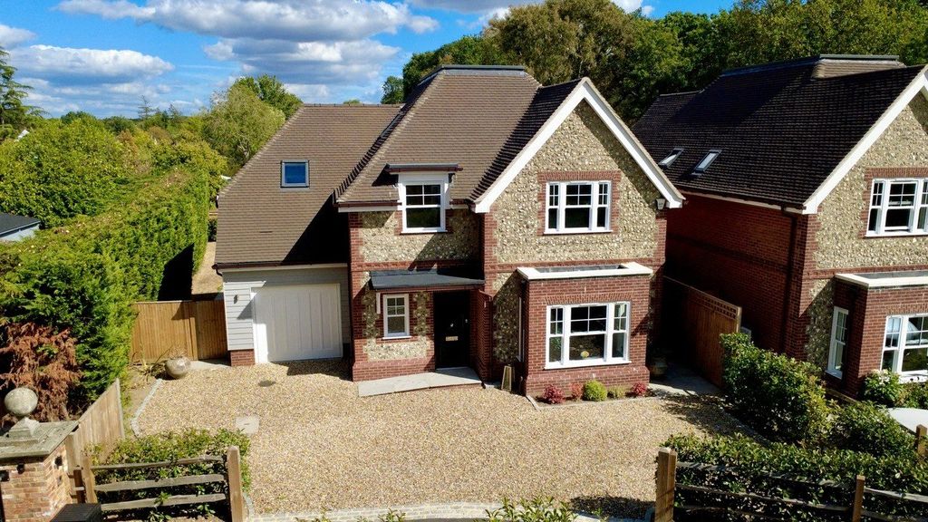 Property photo 1 of 18 Picture No. 23