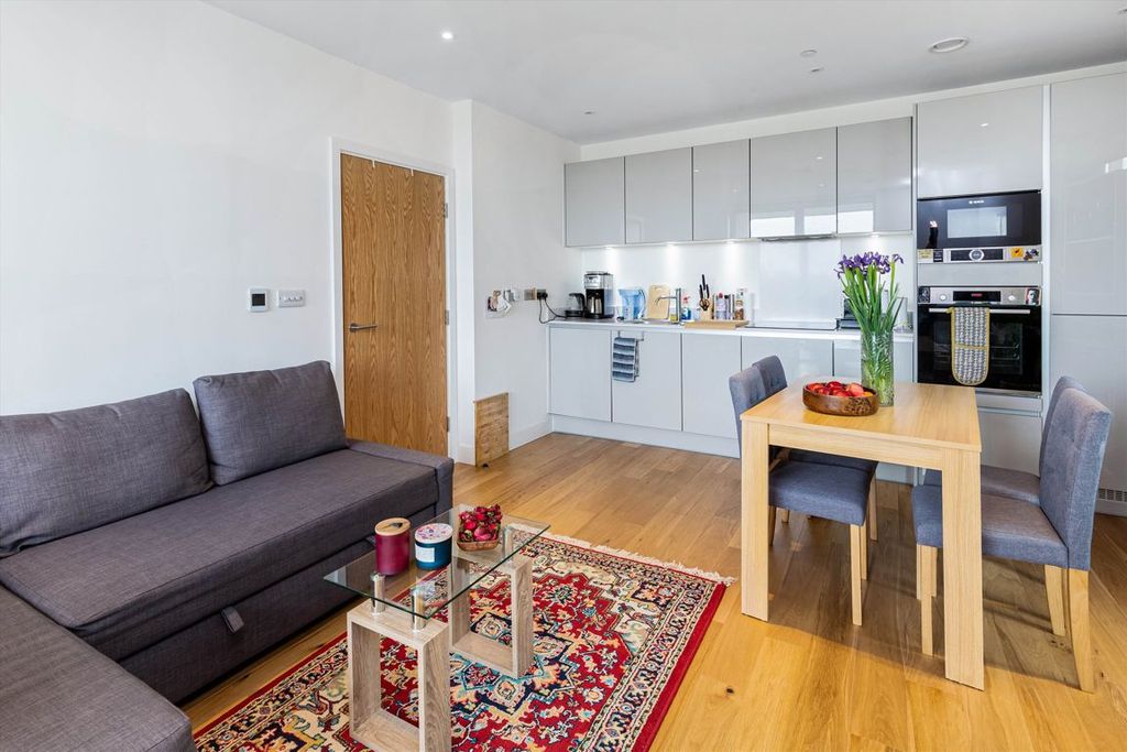 Property photo 3 of 6