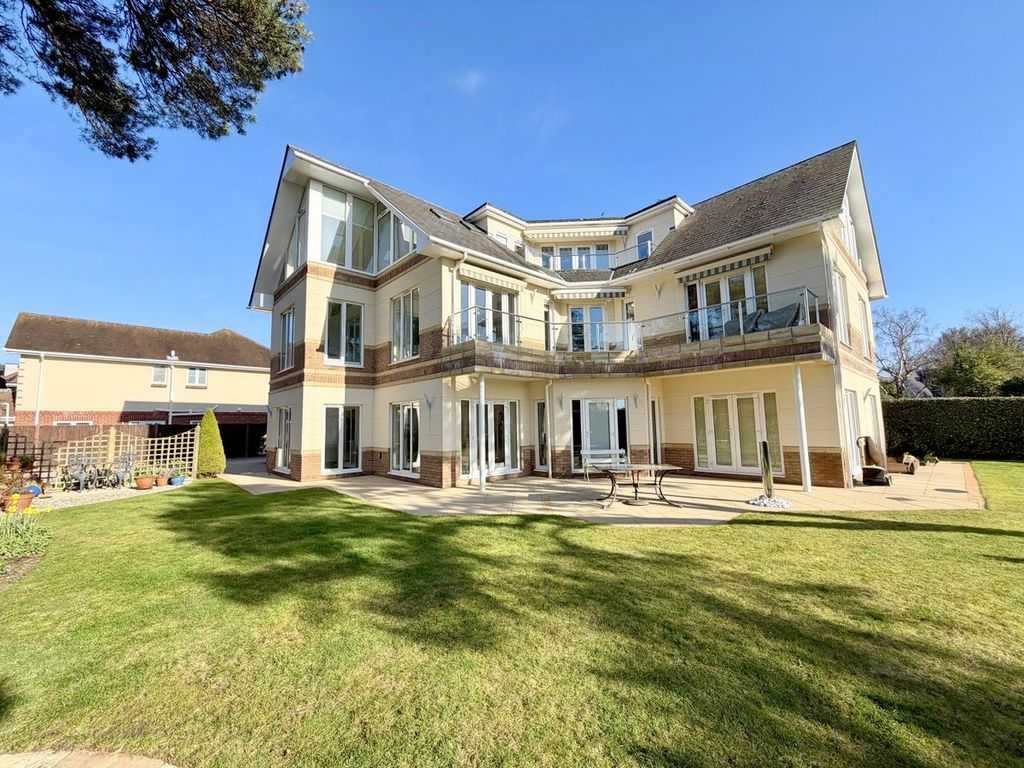 Property photo 3 of 40