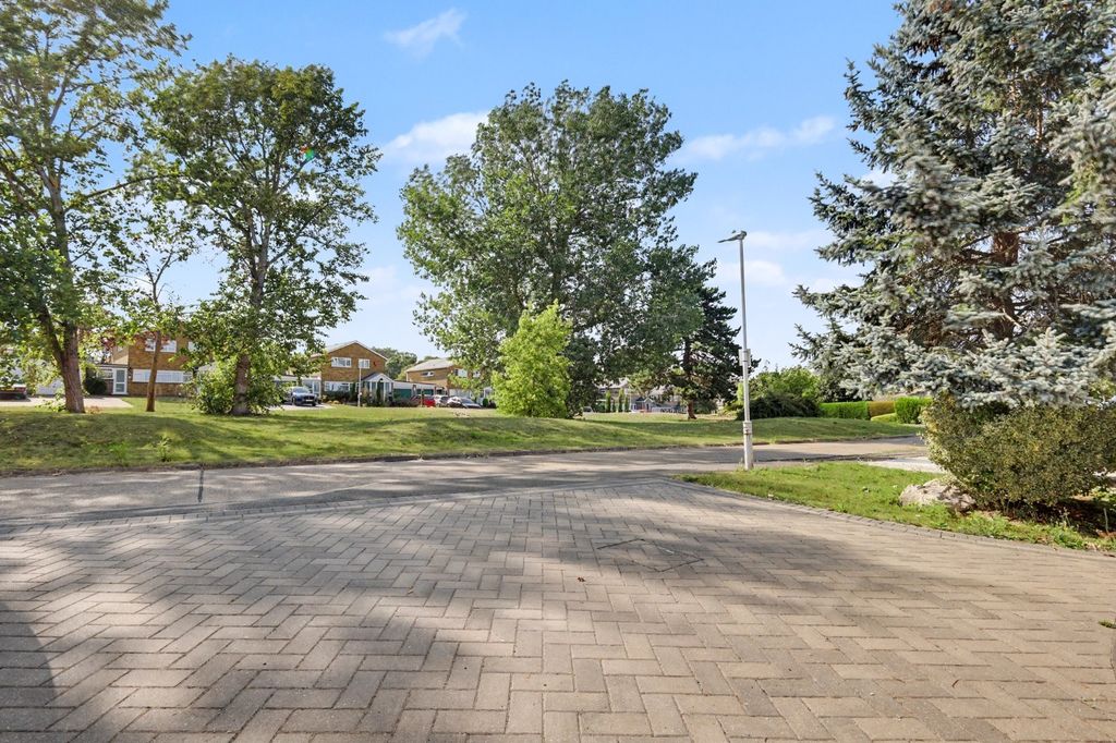 Property photo 2 of 22 5377243