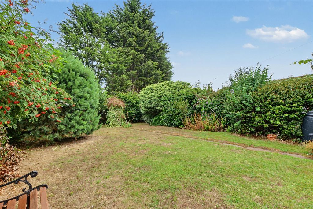 Property photo 2 of 18 Garden_2.Jpeg