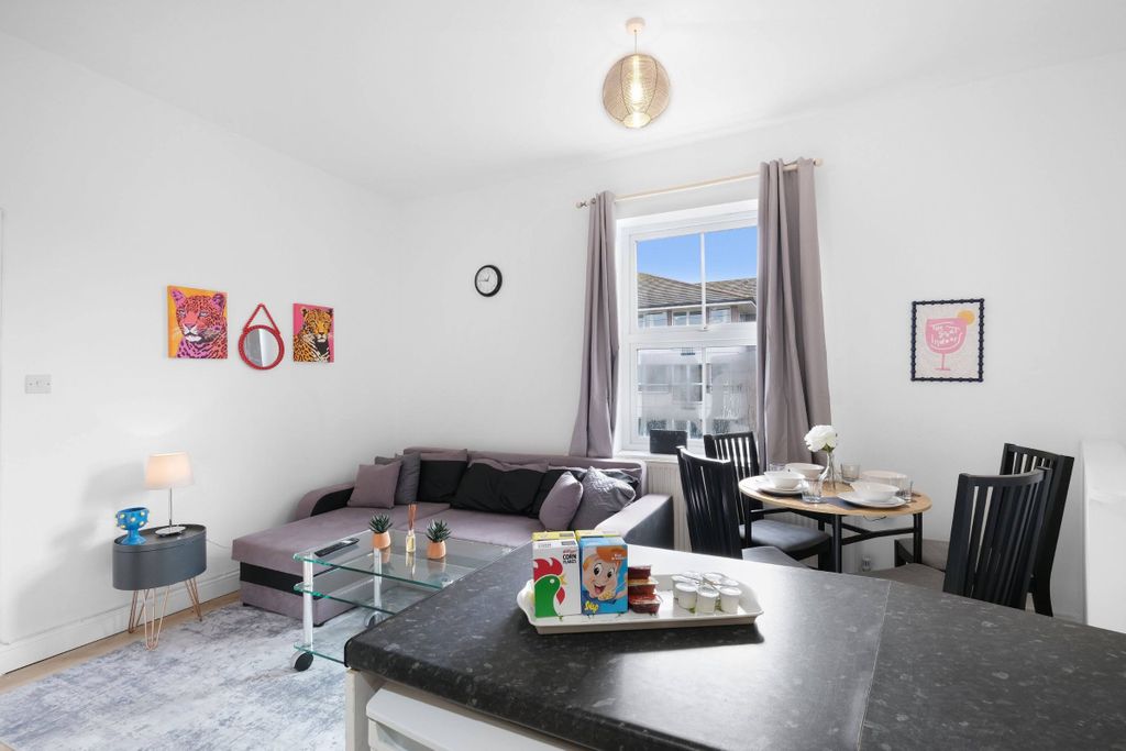 Property photo 1 of 28