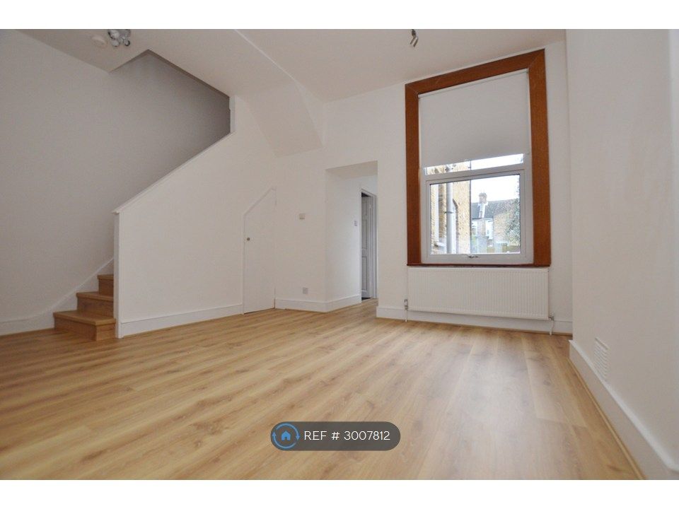Property photo 1 of 22 Common Room
