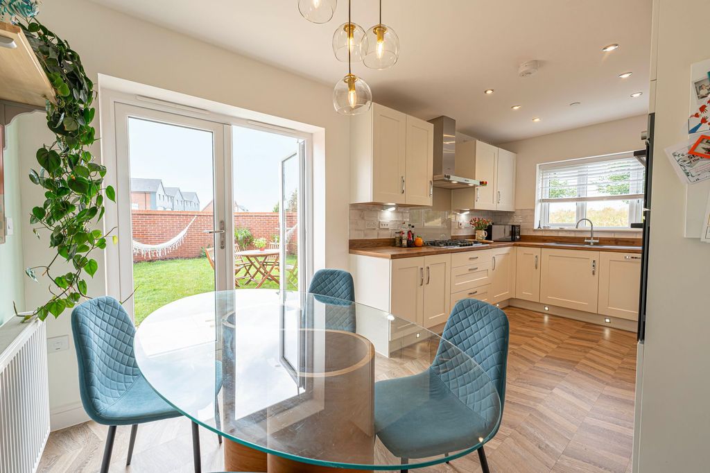 Property photo 2 of 31 1