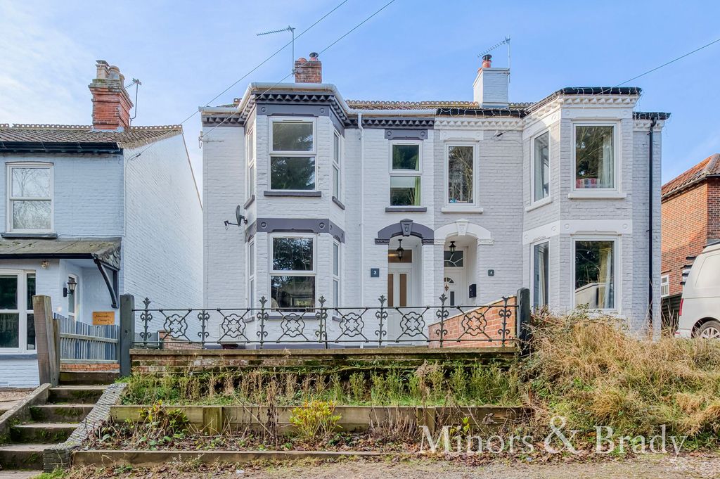 Property photo 1 of 26