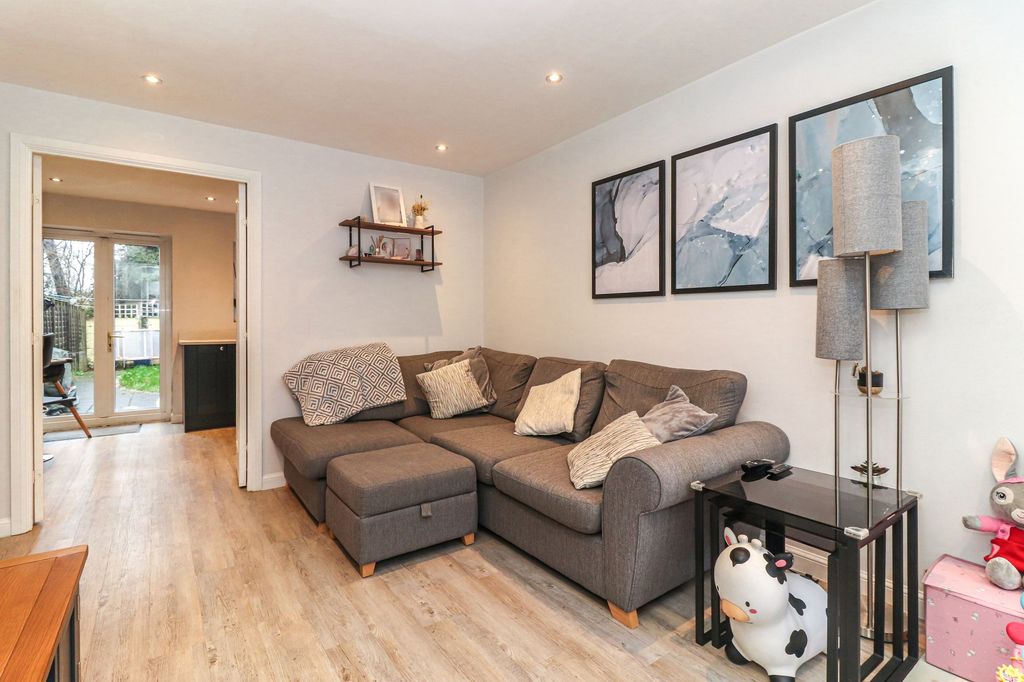 Property photo 2 of 14