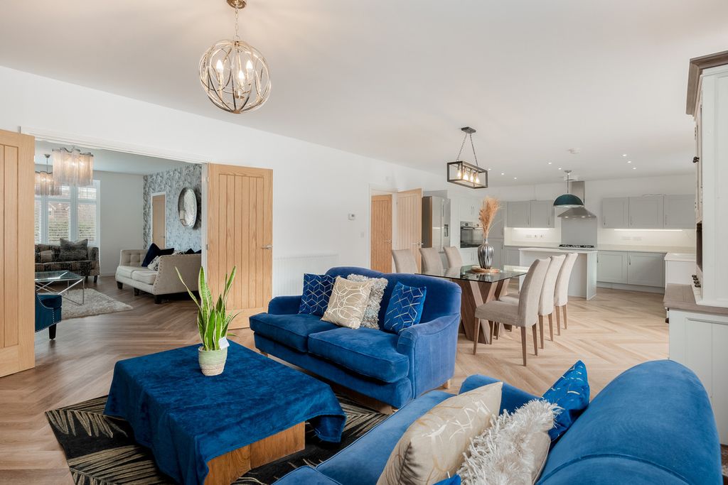 Property photo 3 of 36