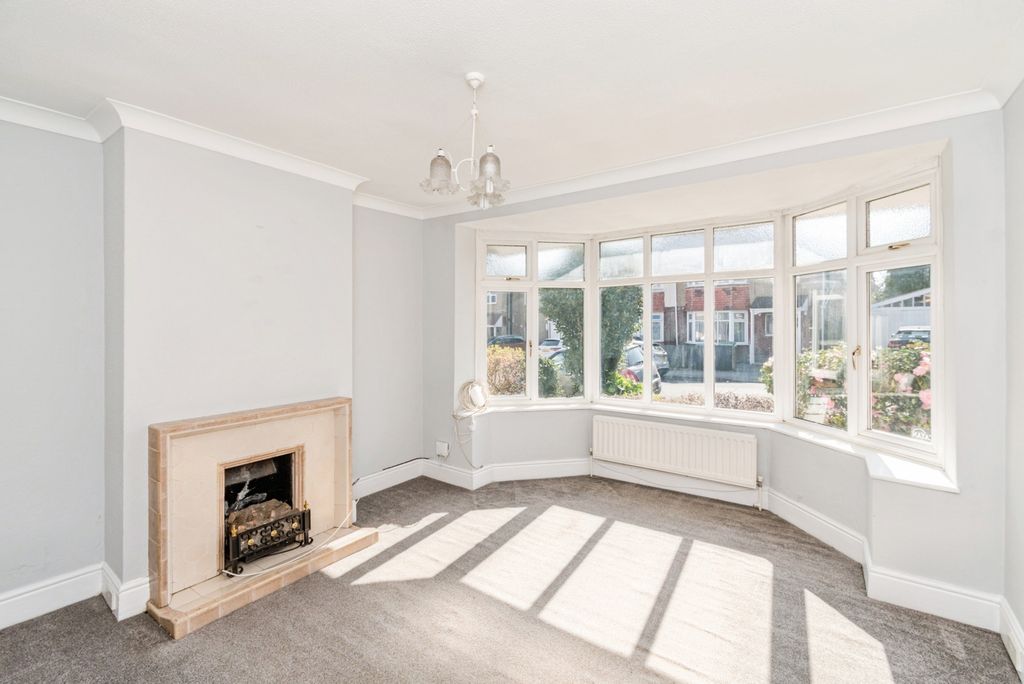 Property photo 3 of 18 Pbox-Img.Jpg