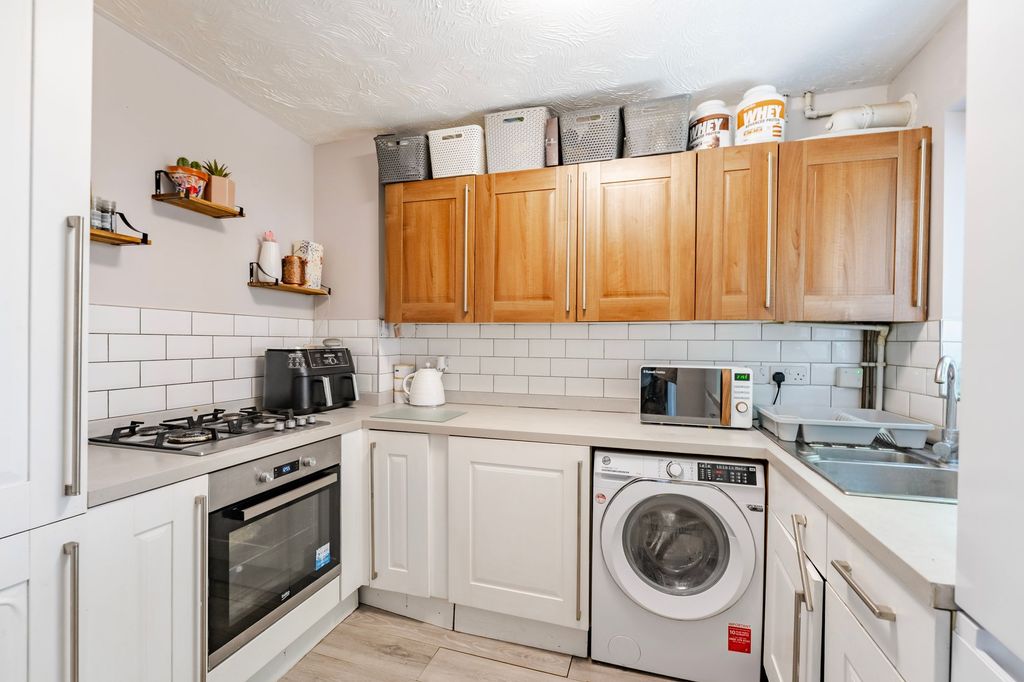 Property photo 3 of 16