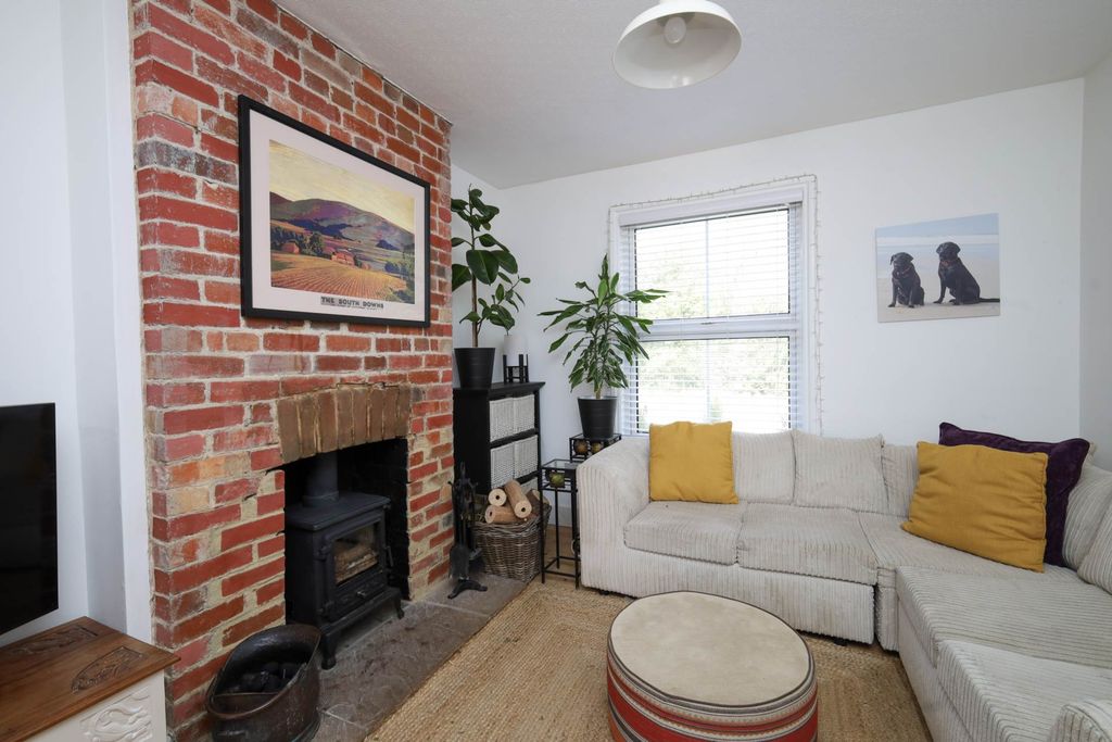 Property photo 2 of 30