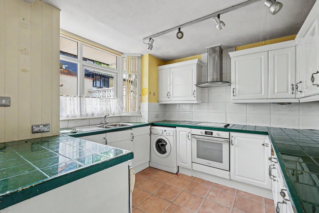 Property photo 3 of 14 5278776