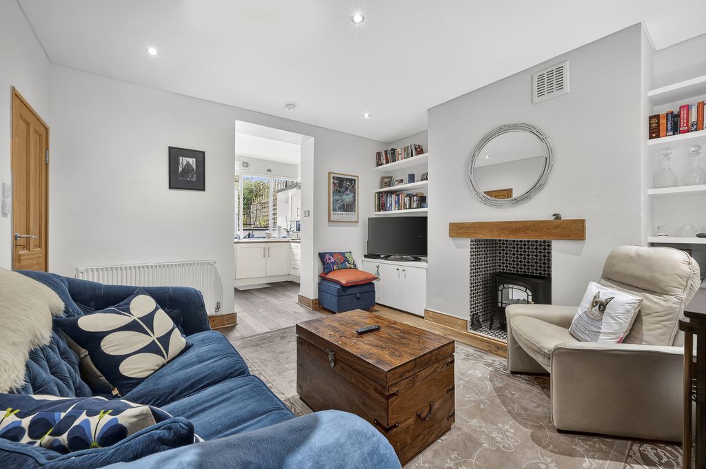 Property photo 2 of 9