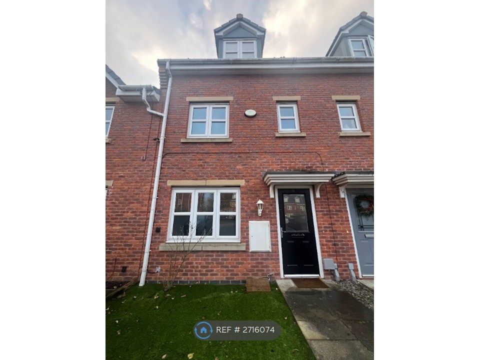 Property photo 1 of 32 House Front