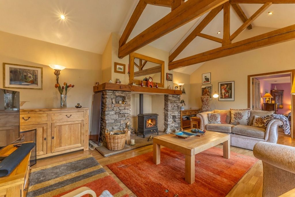 Property photo 2 of 35