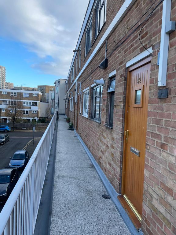 Property photo 2 of 8 Gallery