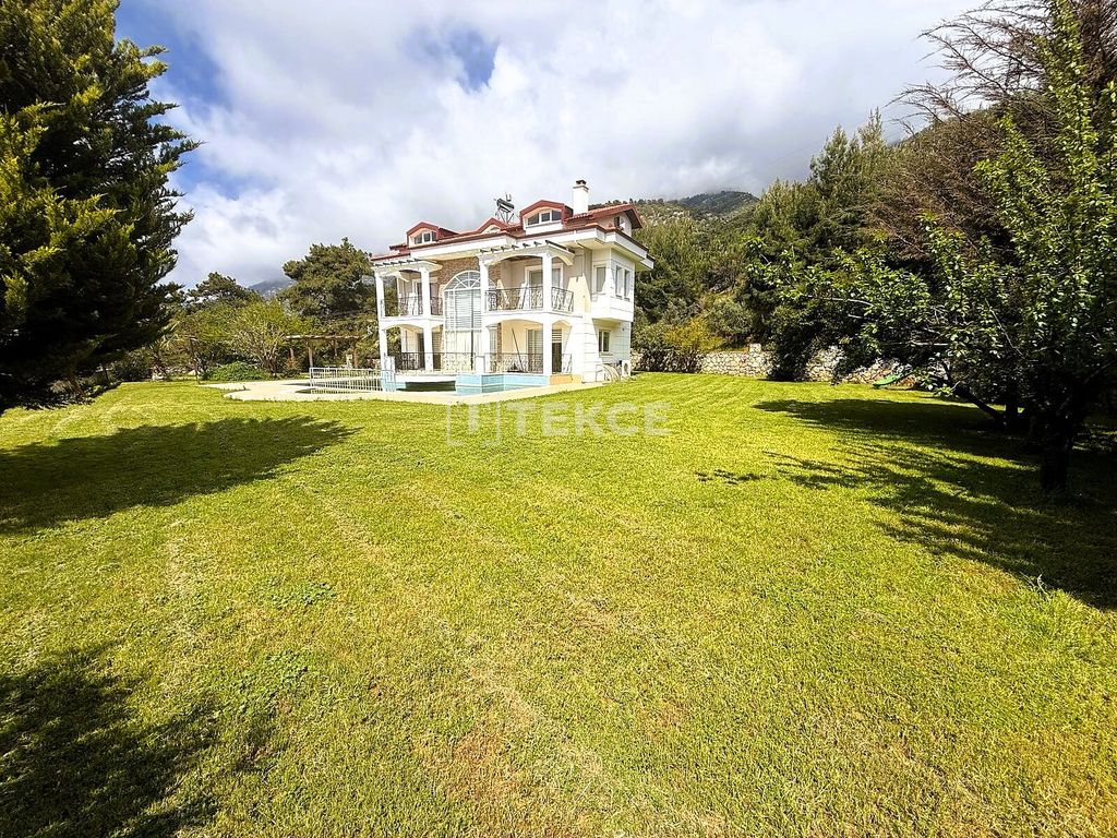 Property photo 2 of 36