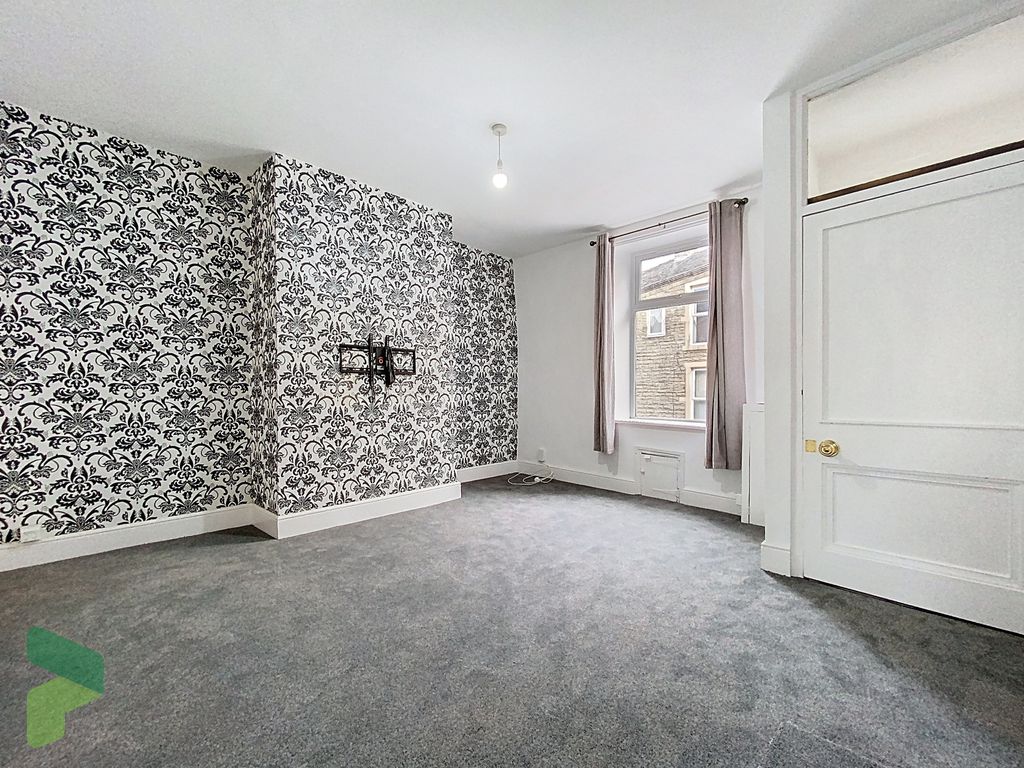 Property photo 3 of 20 Living Room
