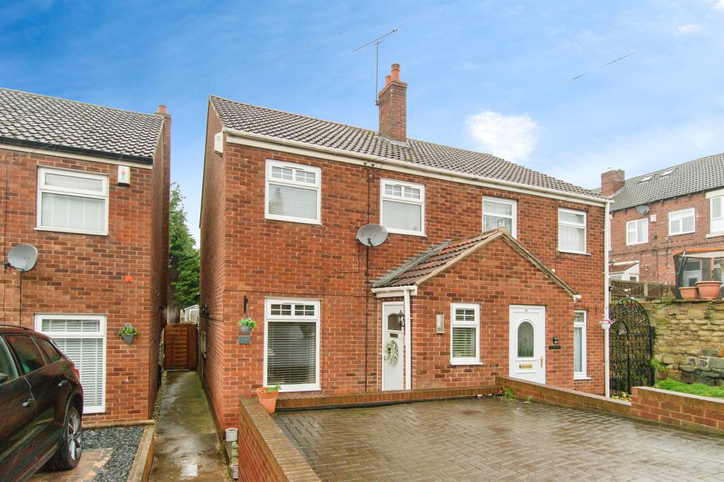 Property photo 1 of 11