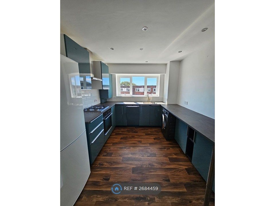 Property photo 2 of 17 Kitchen