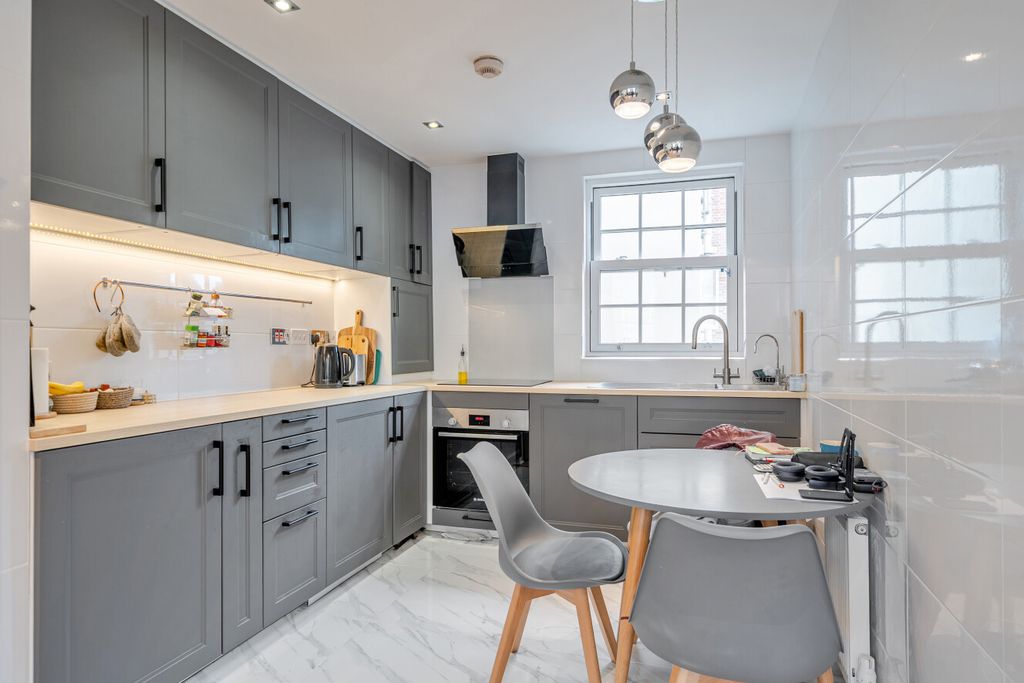 Property photo 3 of 24 1447704-21-69E63E...