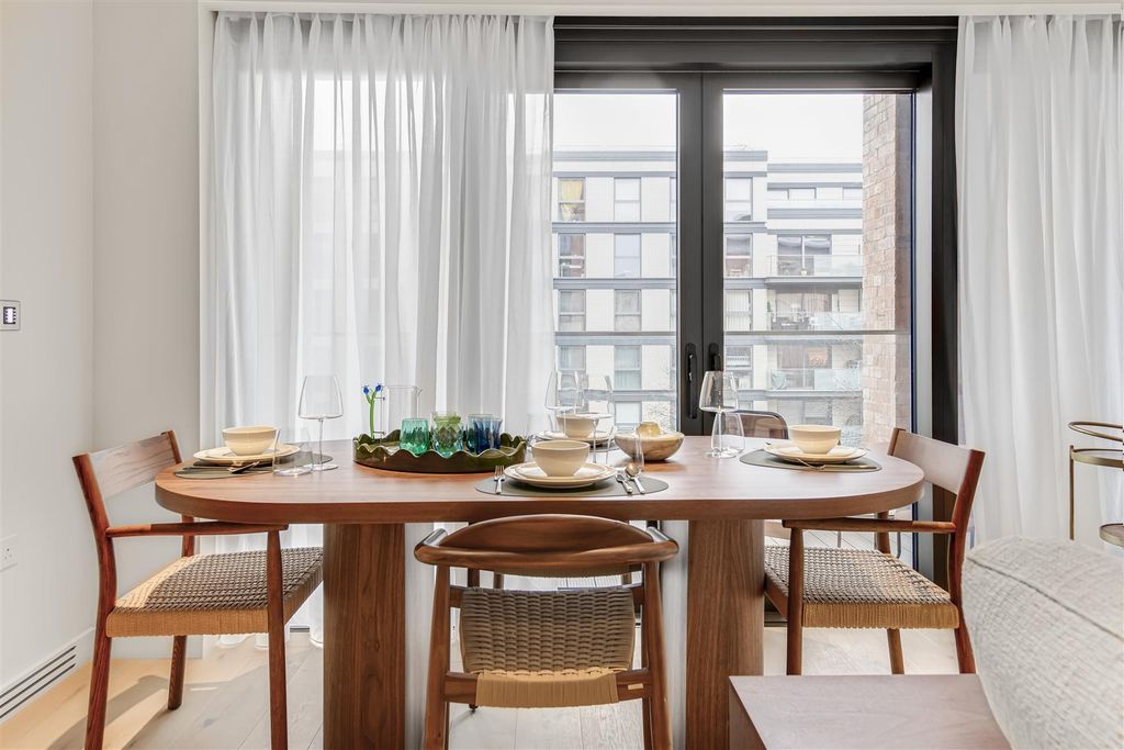 Property photo 3 of 18 Dining Area, Powerhouse, Eden Harper Battersea