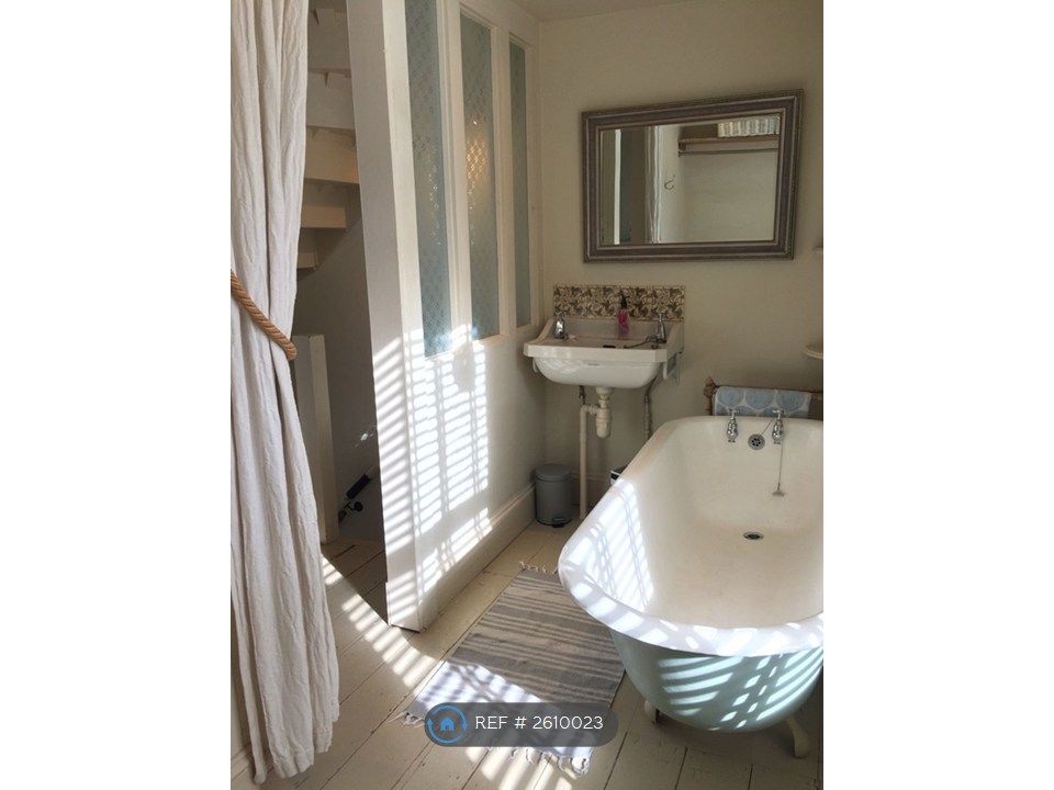 Property photo 1 of 10 Bathroom Area 1st Floor
