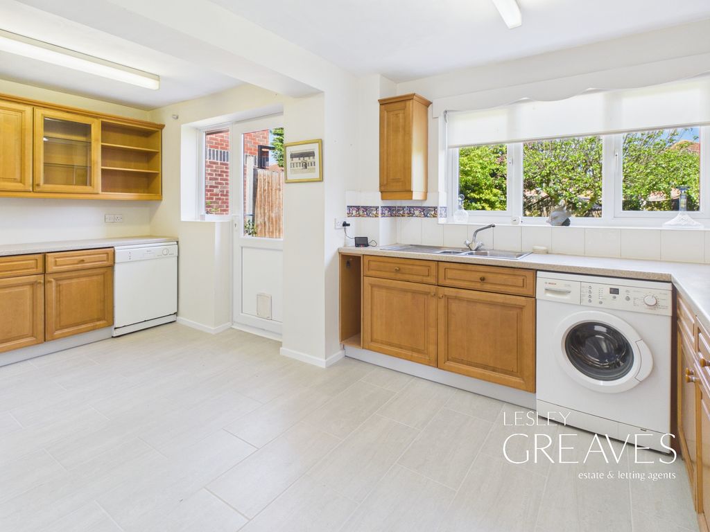 Property photo 3 of 24 Kitchen