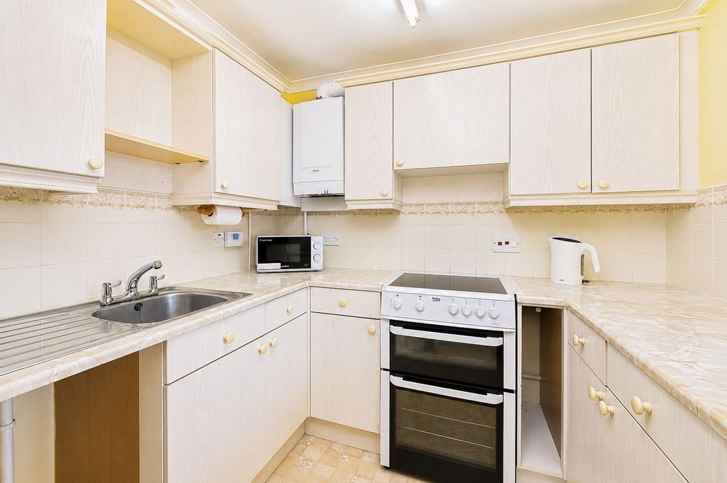 Property photo 3 of 11