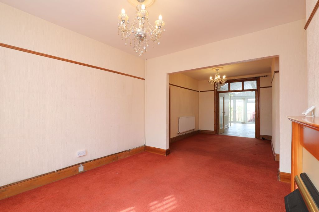 Property photo 2 of 33