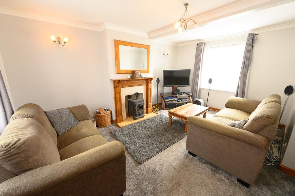 Property photo 2 of 17 Lounge.Jpg