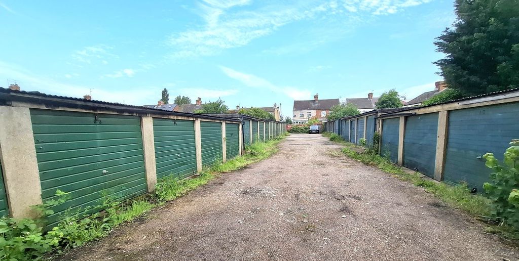 Property photo 1 of 3