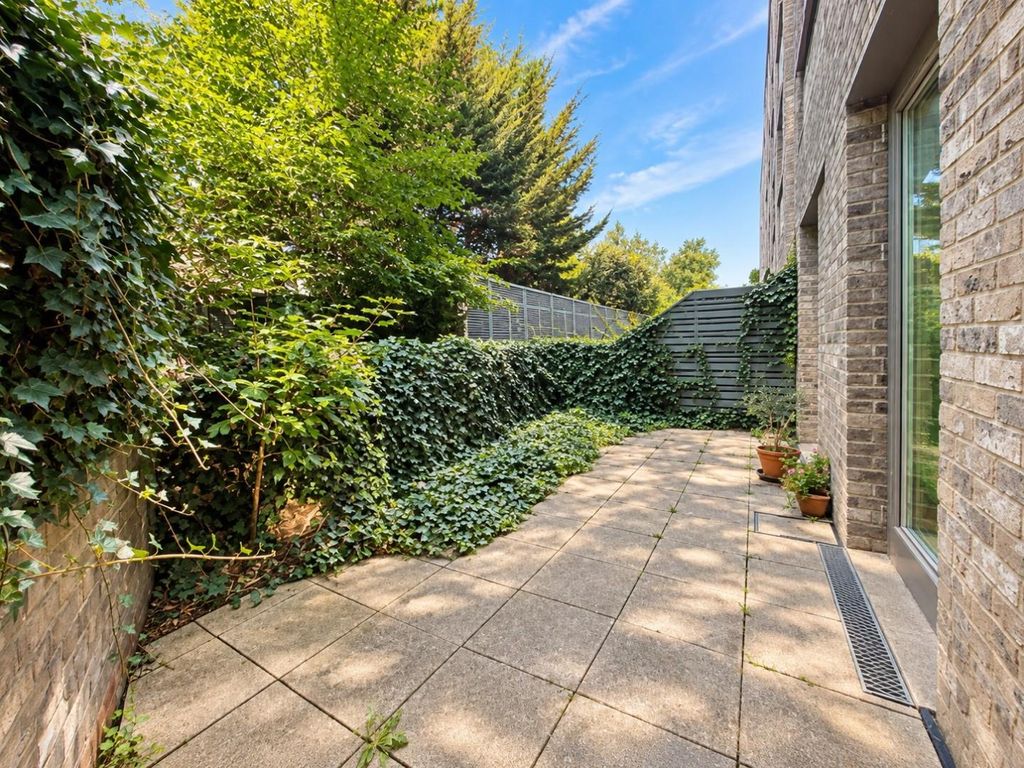 Property photo 3 of 11 Outside 2A.Jpg
