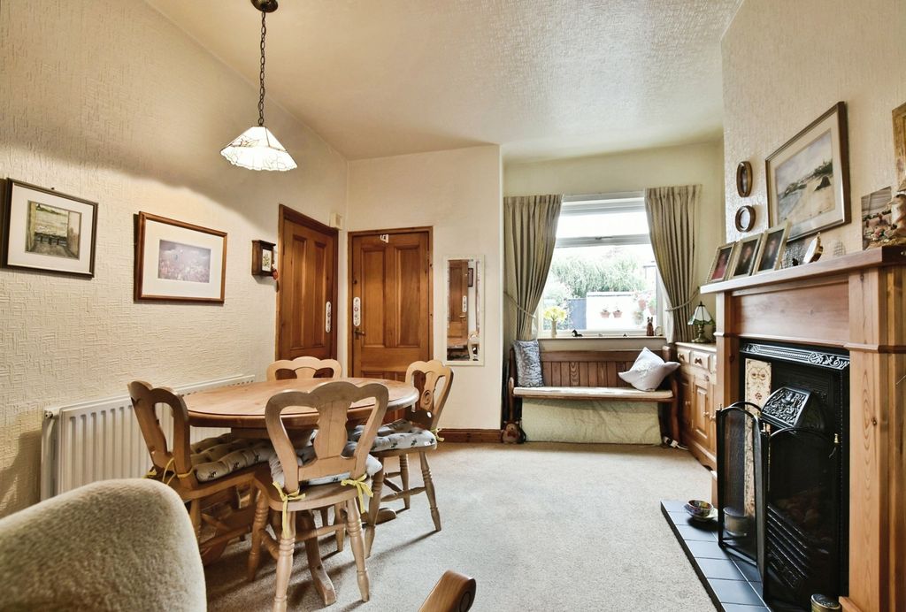 Property photo 3 of 20 Pbox-Img.Jpg