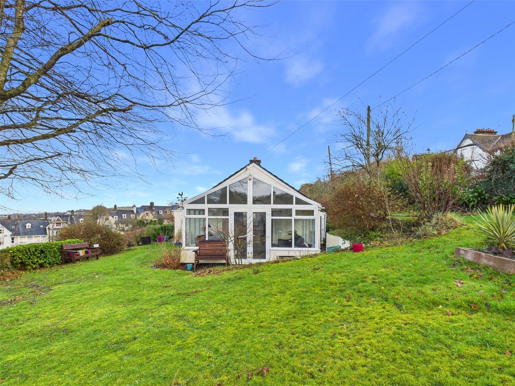 Property photo 3 of 17 Garden