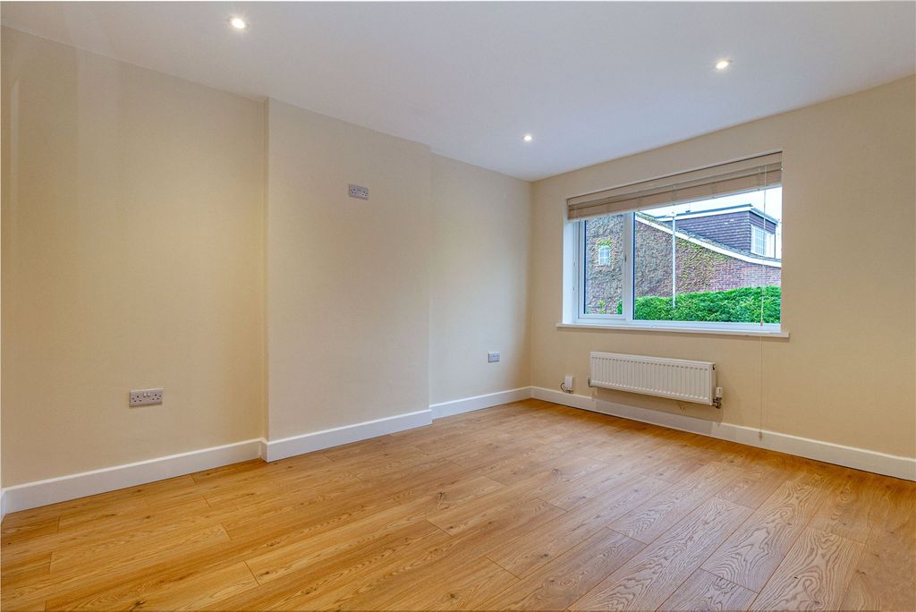 Property photo 3 of 15 Picture No. 16