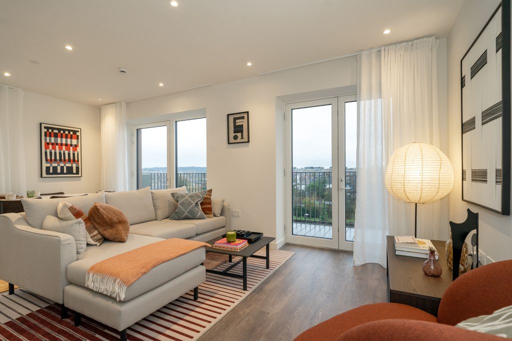 Property photo 2 of 19