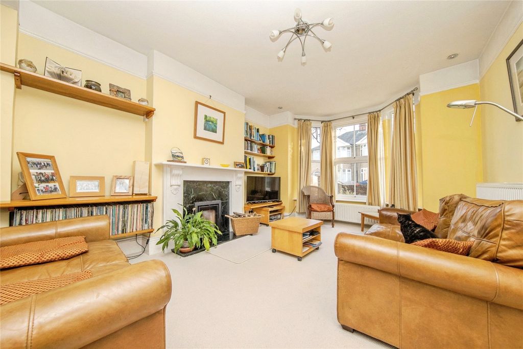 Property photo 2 of 24 Picture No. 32