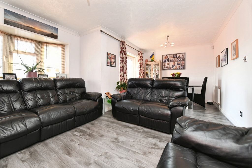 Property photo 3 of 17 Pbox-Img.Jpg