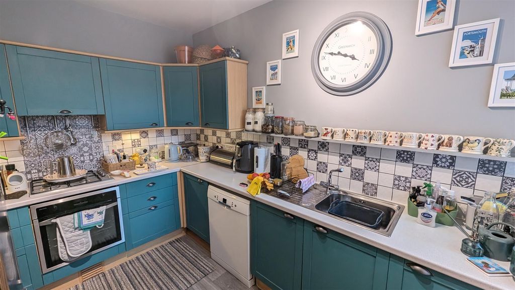 Property photo 3 of 16 Pxl_20251203_120526208.Jpg