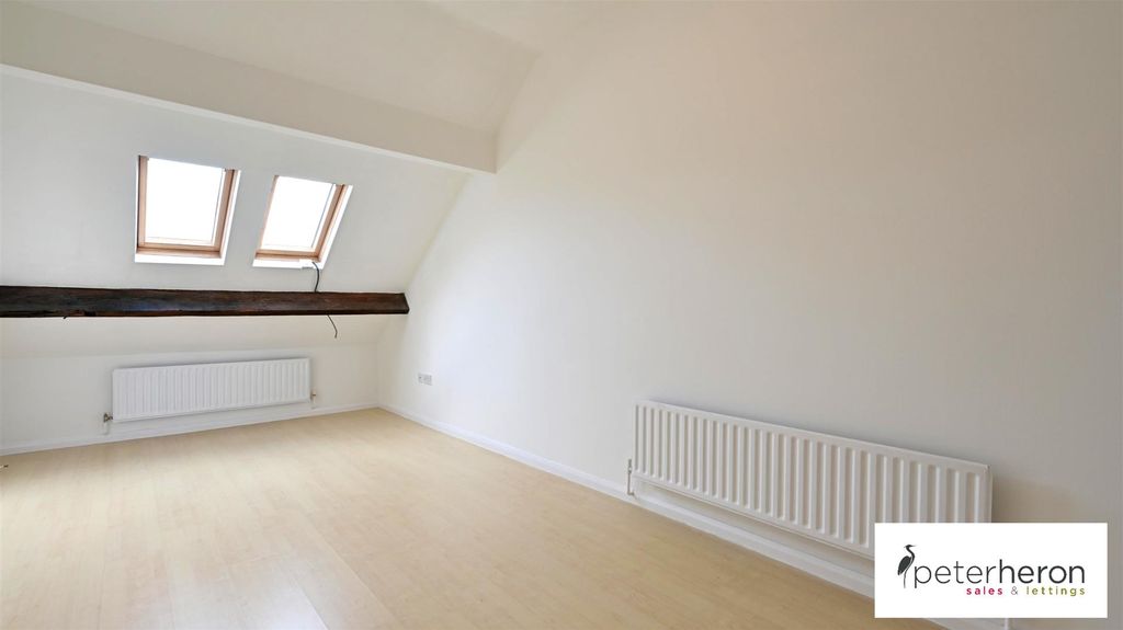 Property photo 2 of 10 Lounge