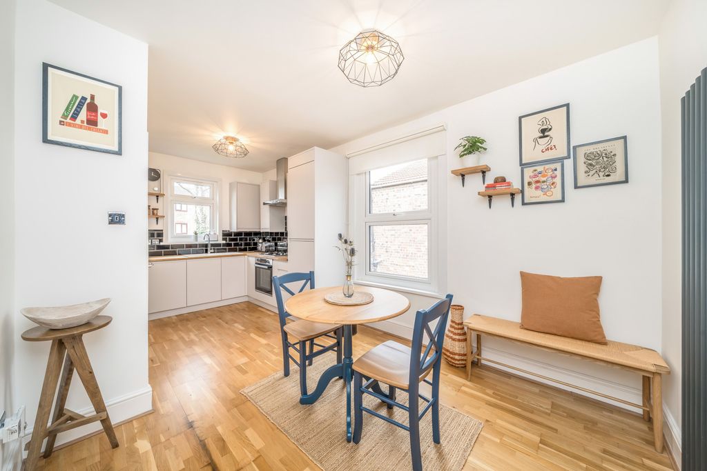 Property photo 3 of 6 Picture No. 01